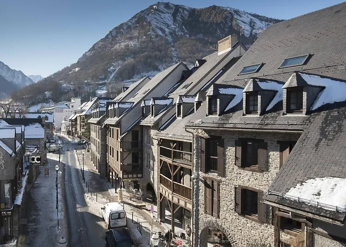 4 Pers A Saint-lary Village, Proche Commerces Et Telepherique - Fr-1-296-307 Lägenhet